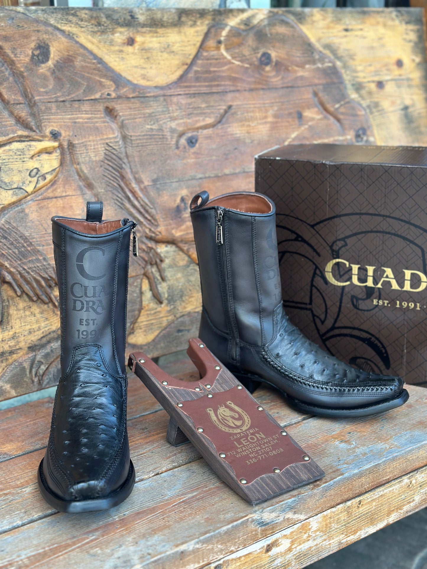 CUADRA “NEGRO/BLACK” FULL QUILL OSTRICH LASER ENGRAVED NARROW SQ TOE BOOT (CU802)
