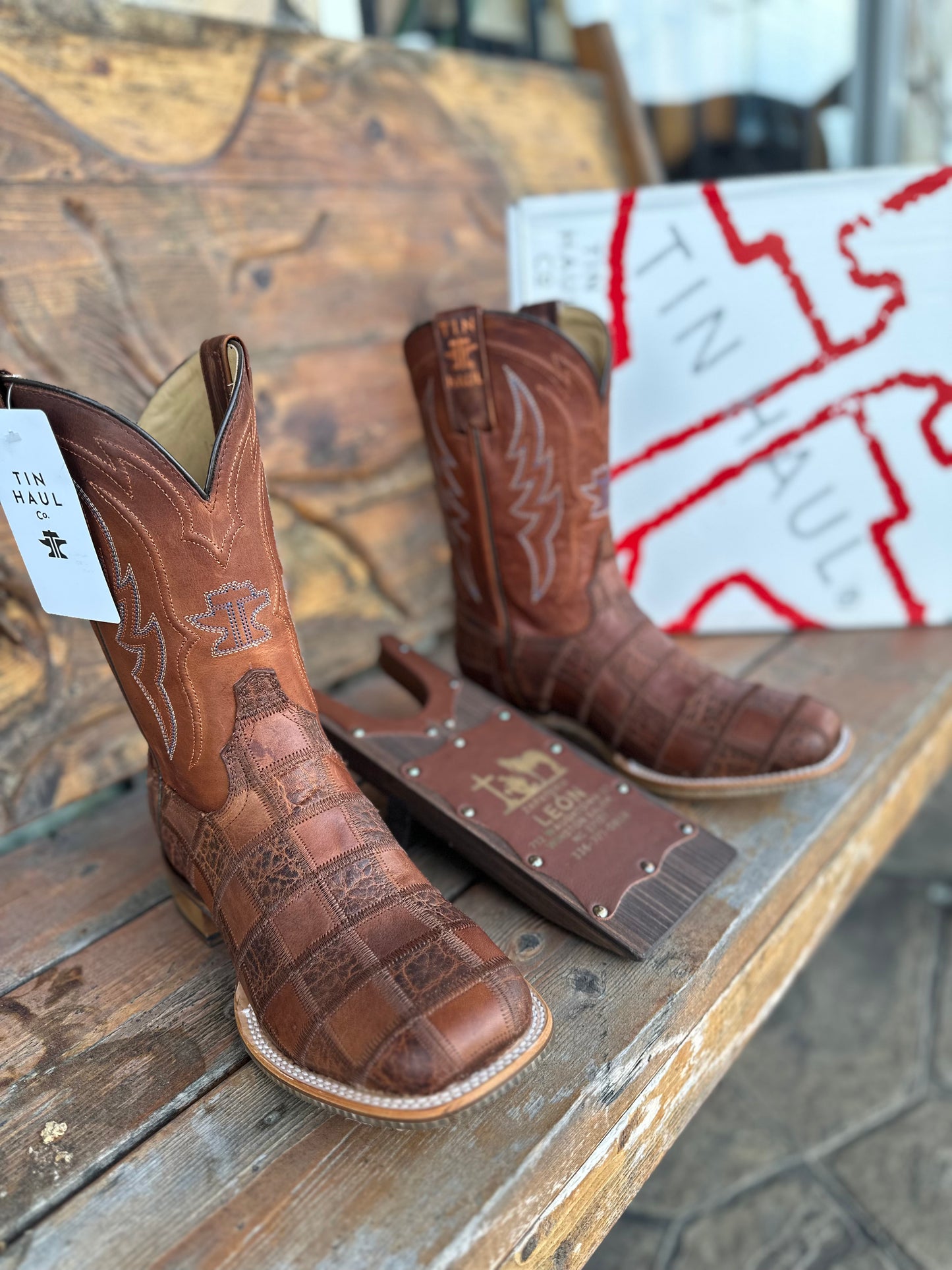 TIN HUAL SQUARE TOE COWBOY BOOTS 14-020-0077-0573