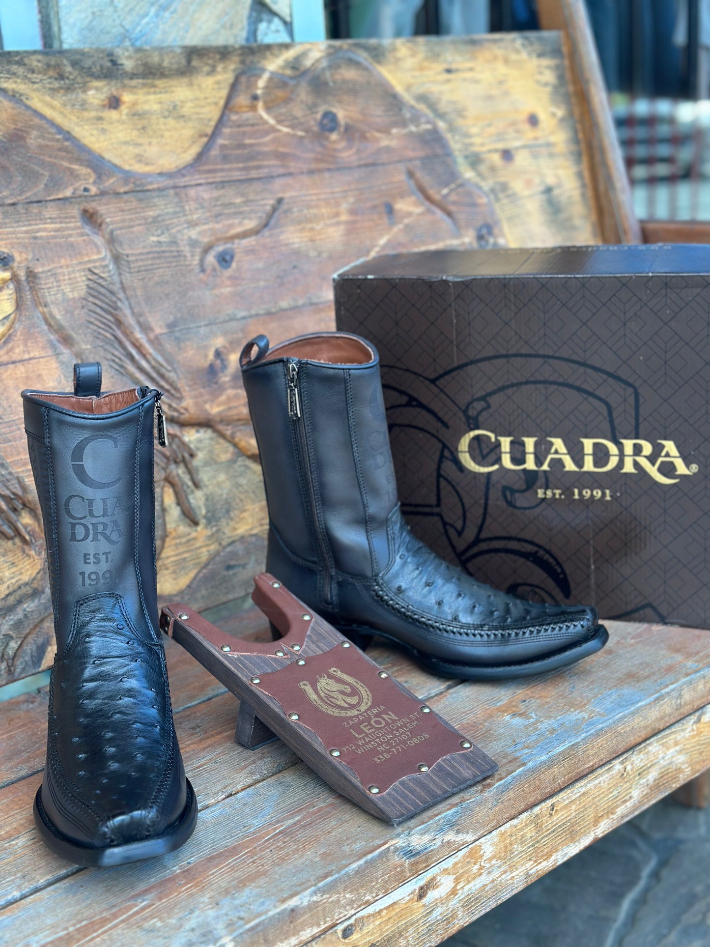 CUADRA “NEGRO/BLACK” FULL QUILL OSTRICH LASER ENGRAVED NARROW SQ TOE BOOT (CU802)