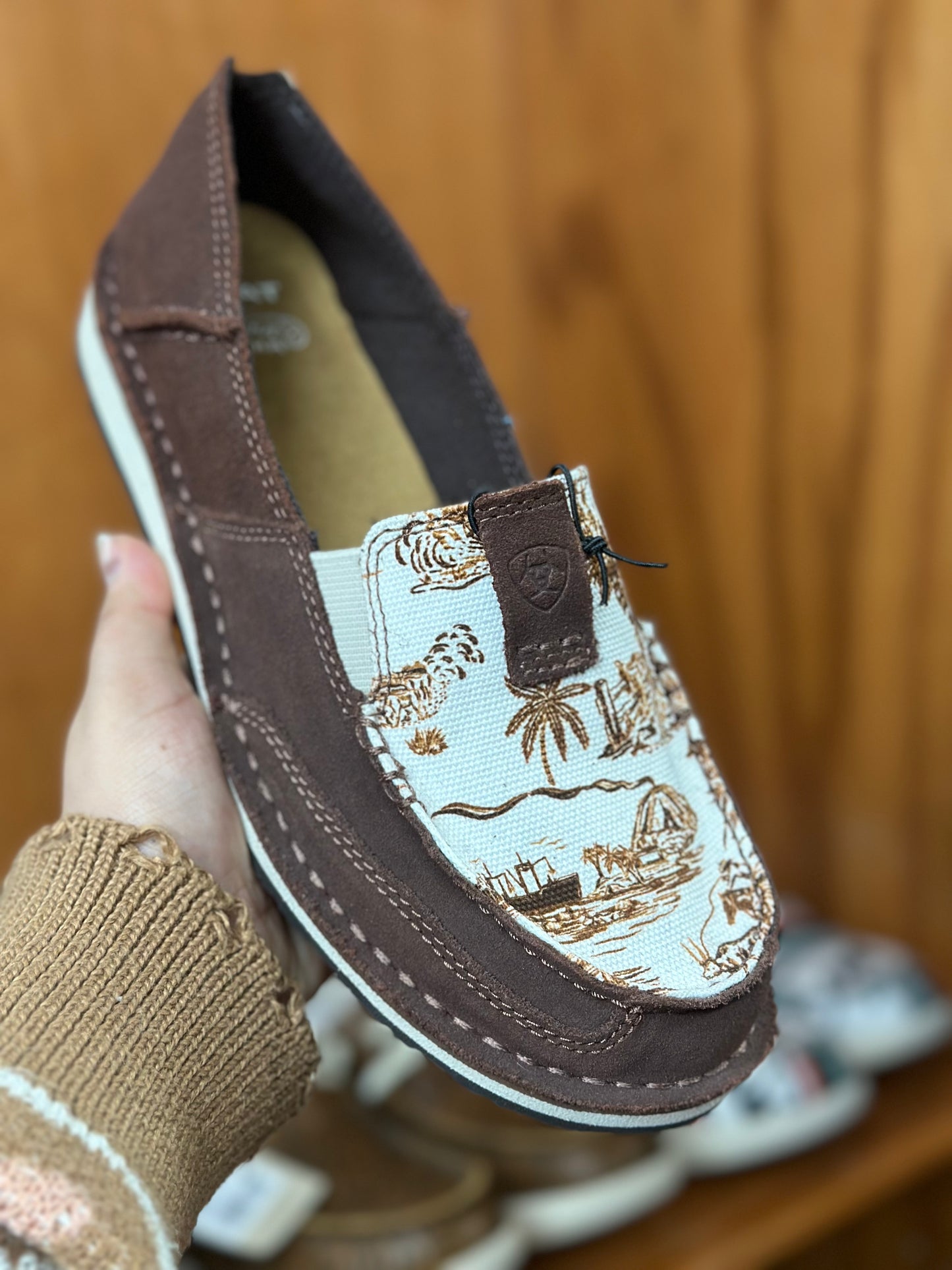 Ariat Women's Western Aloha Cruiser